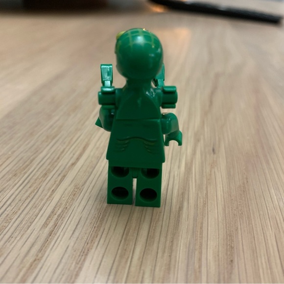 LEGO Space Police 3 - Frenzy Minifigure - 5971 - Four Arms 4 Green Alien - Picture 2 of 3